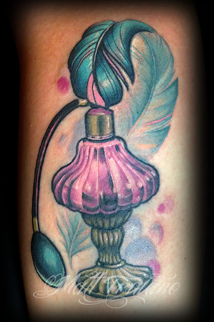 тату флакон духов. тату духов. тату парфюм. тату парфюм. татуировка флакон духов.
