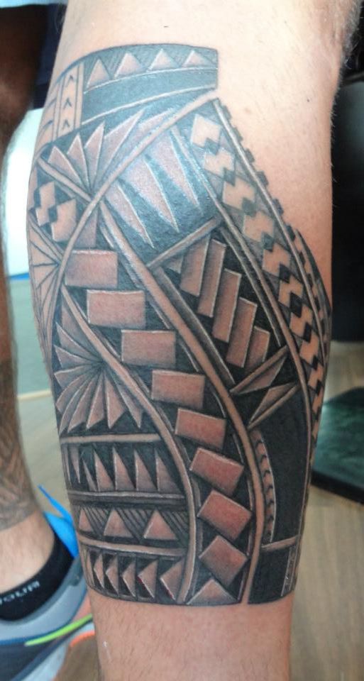 Hawaiian Tribal Thigh Tattoos