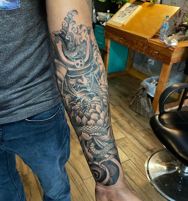 Japanese Style Forearm Tattoo Unveil the Mystery and Beauty with